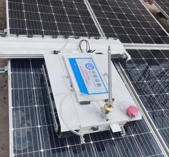 2025 太陽電池パネルの洗剤の自動装置機械太陽電池パネルのクリーニングのロボット