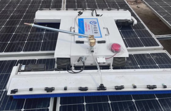 2025 太陽電池パネルの洗剤の自動装置機械太陽電池パネルのクリーニングのロボット