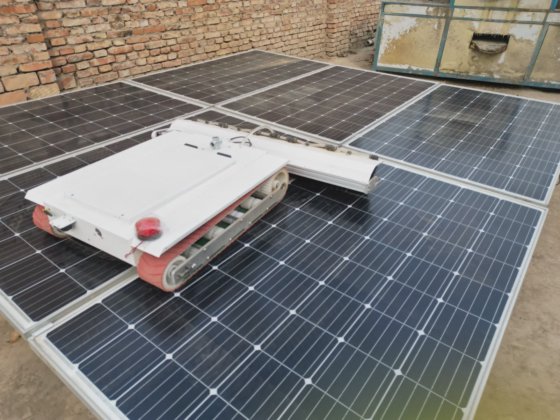 最高の新高品質ソーラー清掃ロボット