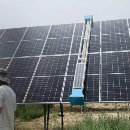 干式和湿式光伏清洁机器人 太阳能电池板清洁系统