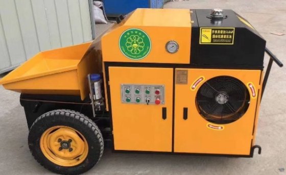 用于浇筑混凝土板的柴油混凝土泵