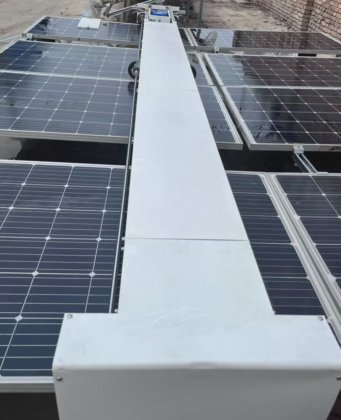 高级电池供电太阳能电池板清洁系统套件机器机器人清洁器