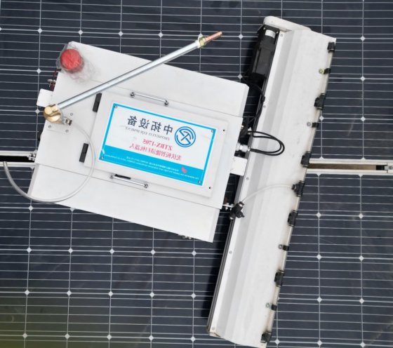 2025 新型全自动 APP 遥控太阳能电池板清洁机器人