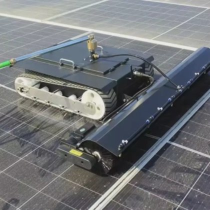 防坠落履带式太阳能电池板清洁机器人自动机