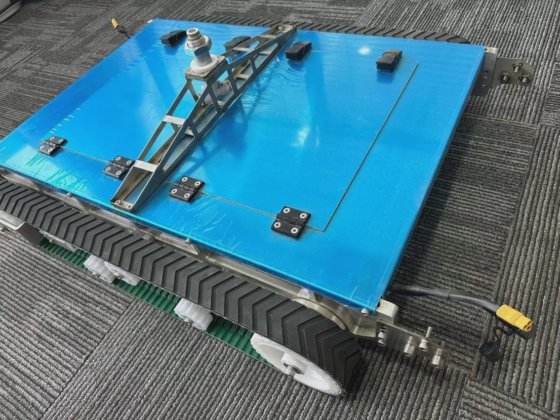 高品质便携式光伏清洁机器人 太阳能电池板清洁机