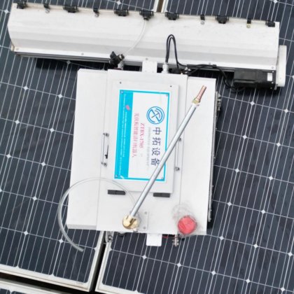 過酷な環境下でも安定稼働 自動ロンギ太陽電池パネル洗浄機