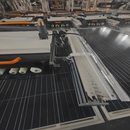 太陽光発電所用クリーナー