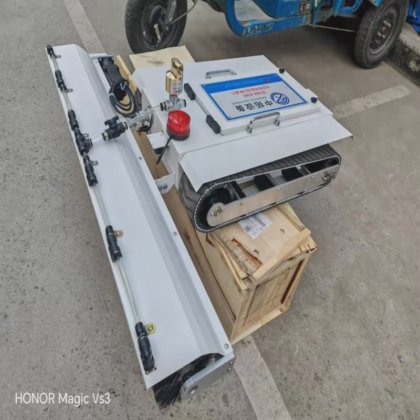 工厂供应太阳能电池板清洁机器人价格 光伏清洁器