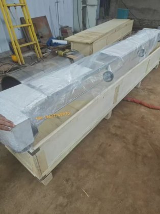 太陽電池パネルのための自己動力を与えられたリモート・コントロール価格のドライ クリーニングのロボット