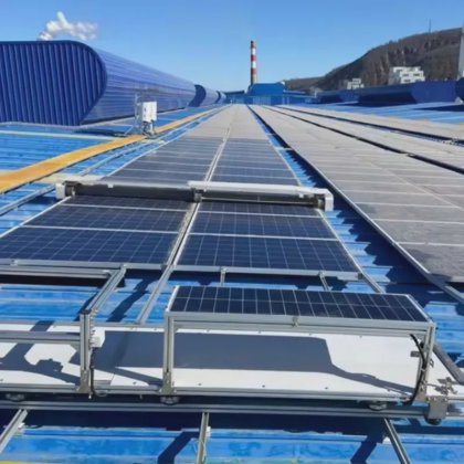大規模太陽光発電所清掃ロボット