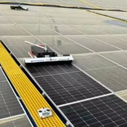 落下防止ソーラーパネル洗浄機 太陽光発電ロボットクリーナー ソーラー清掃ロボット