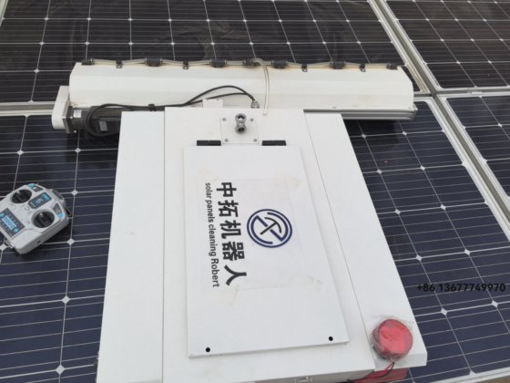 工場用ロボット ソーラーパネル洗浄ブラシ 太陽光発電 洗浄ロボット 価格
