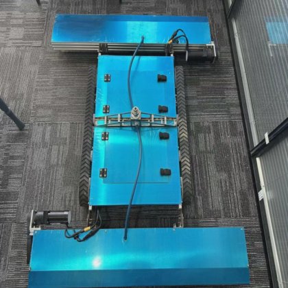 太陽エネルギーシステムのための工場直売の太陽電池パネルのクリーニングロボット