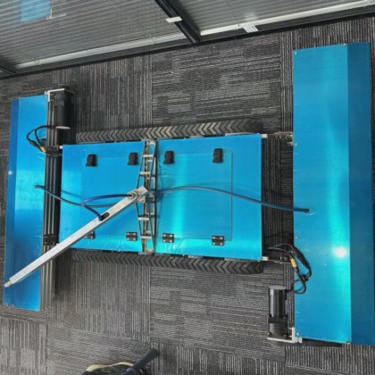 太陽エネルギーシステムのための工場直売の太陽電池パネルのクリーニングロボット