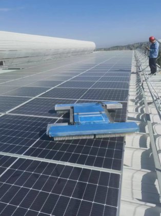 高効率ソーラーパネル清掃ロボット