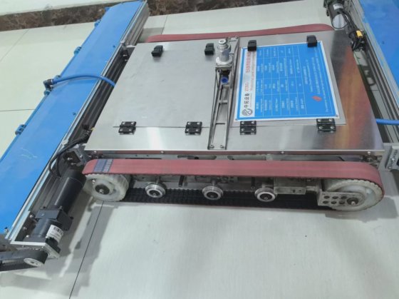 高効率ソーラーパネル清掃ロボット