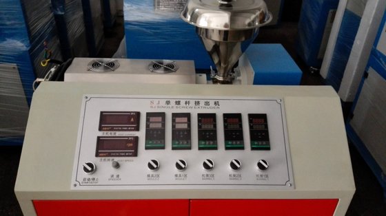 25mm直径单螺杆挤出机，用于挤出热塑性塑料