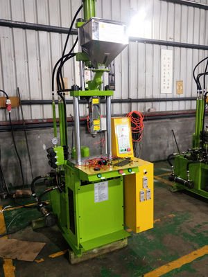 中小型嵌入式部件立式注塑机