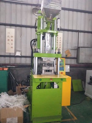 中小型嵌入式部件立式注塑机