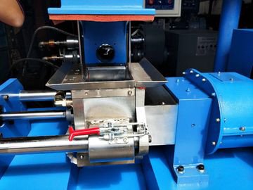 橡胶实验室内部班伯里密炼机，塑料捏合机设备