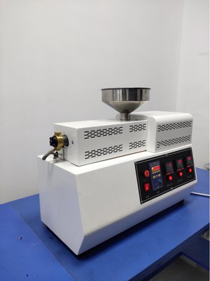 LD 16 1 双螺杆实验室挤出造粒机，适用于小规模生产