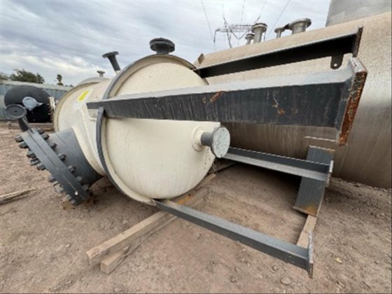 （全新）立式碳钢高压储罐，带球形封头，容量693加仑，Br