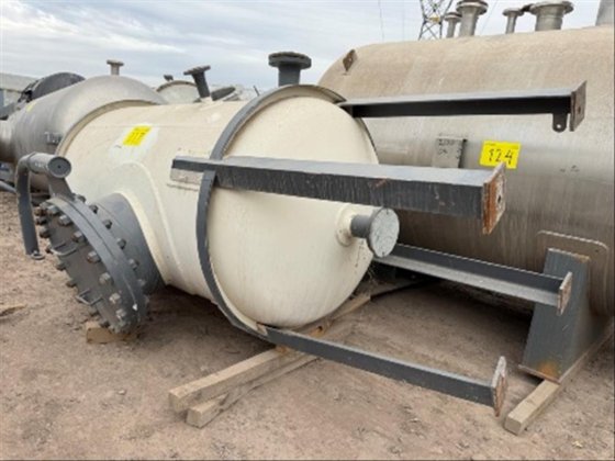 （全新）立式碳钢高压储罐，带球形封头，容量693加仑，Br