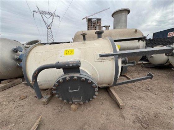 （全新）立式碳钢高压储罐，带球形封头，容量693加仑，Br