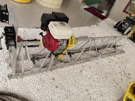 VTS-600 汽油动力路面整平机熨平板工具 混凝土地面整平机 混凝土振动桁架熨平板出售