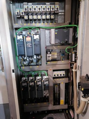 無料のボトルコンベア