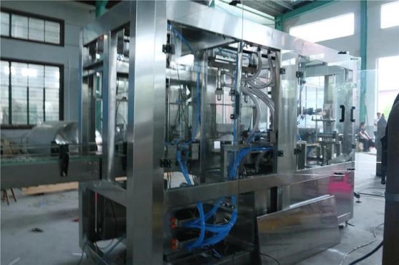 全自动三合一矿泉水瓶灌装和旋盖机