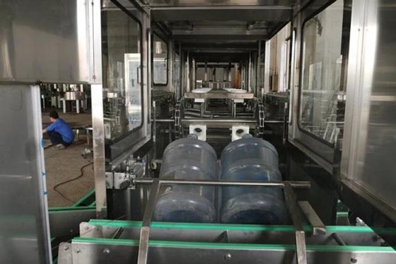 高效 5 加仑水灌装机 - 瓶装水生产的高性能解决方案