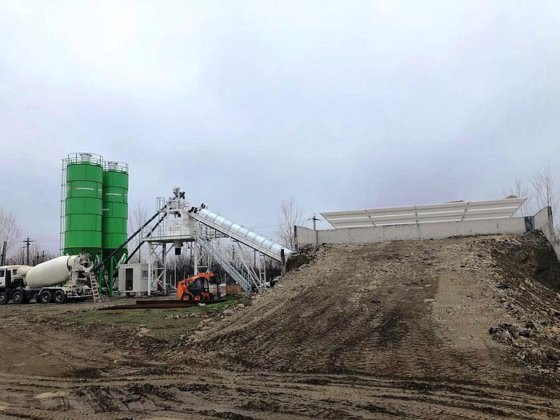皮带式混凝土搅拌站 60 立方米