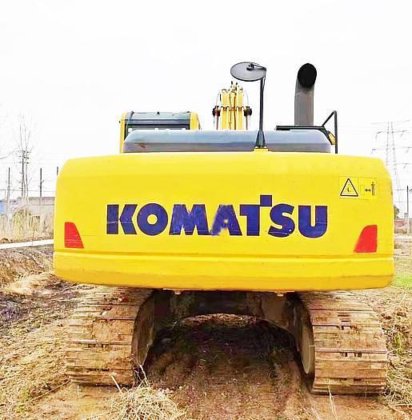 KOMATSU PC200-8