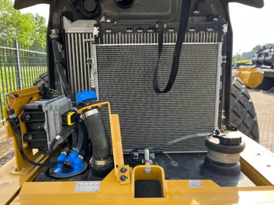 CAT CS66 roller demo with