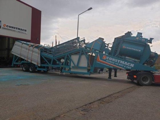 移动式 100 干湿混凝土搅拌站