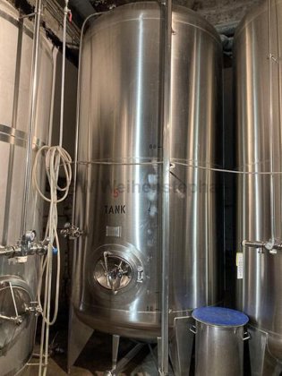 圧力タンク地下室