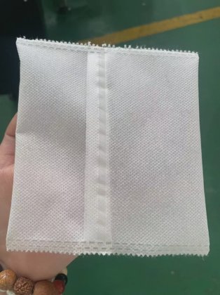 用于食品工业的全自动无纺布封口无纺布枕式袋包装机