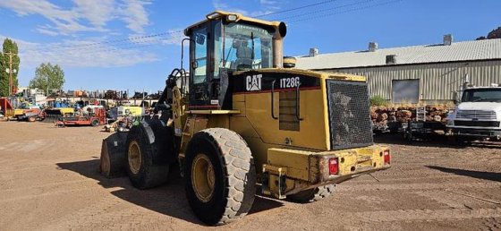 Cat IT28G Loader