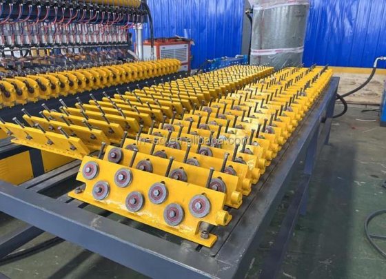 金網溶接機 自動メッシュ溶接機 PLC制御自動フェンス溶接機