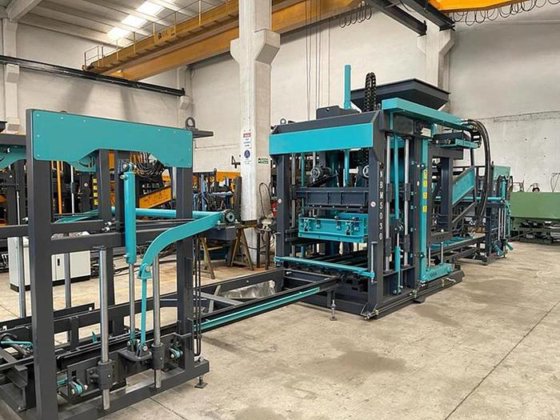 BS-20 砌块、砖块和路面砖制造机