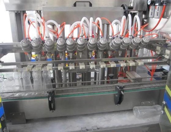 高性能旋转式食用油灌装旋盖机竞价销售