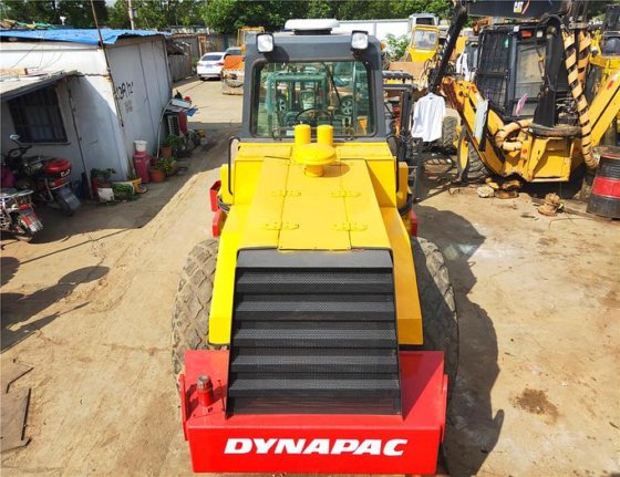 2015 DYNAPAC CA301D