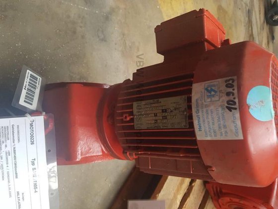 ヘリカルウォームギア