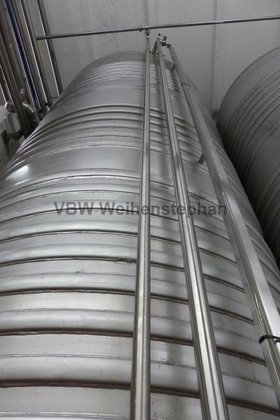 明るいビールセラー