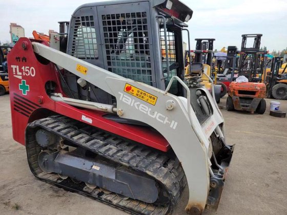 Takeuchi TL150 crawler skid steer