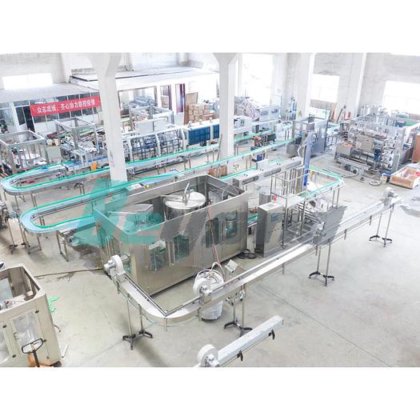 全自动 2000bph 三合一水洗、灌装和旋盖机