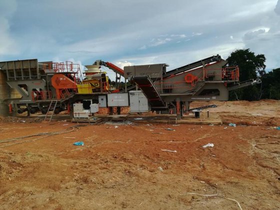 JCV-2 移动硬石破碎机