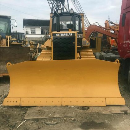 CAT D5M
