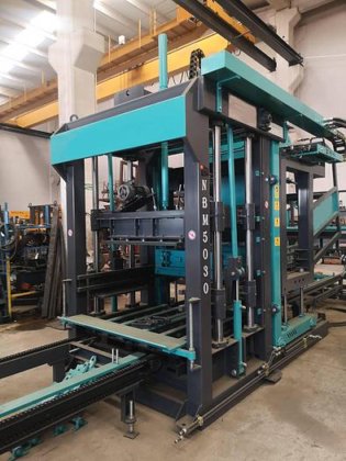 BS-30 コンクリートブロック製造機